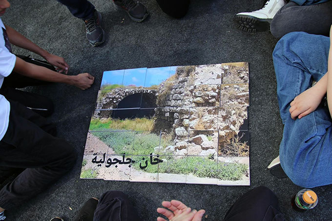 طلّاب طبقة الثوامن من اعدادية دار التربية والعلوم بجولة استكشافية لمعالم جلجولية 